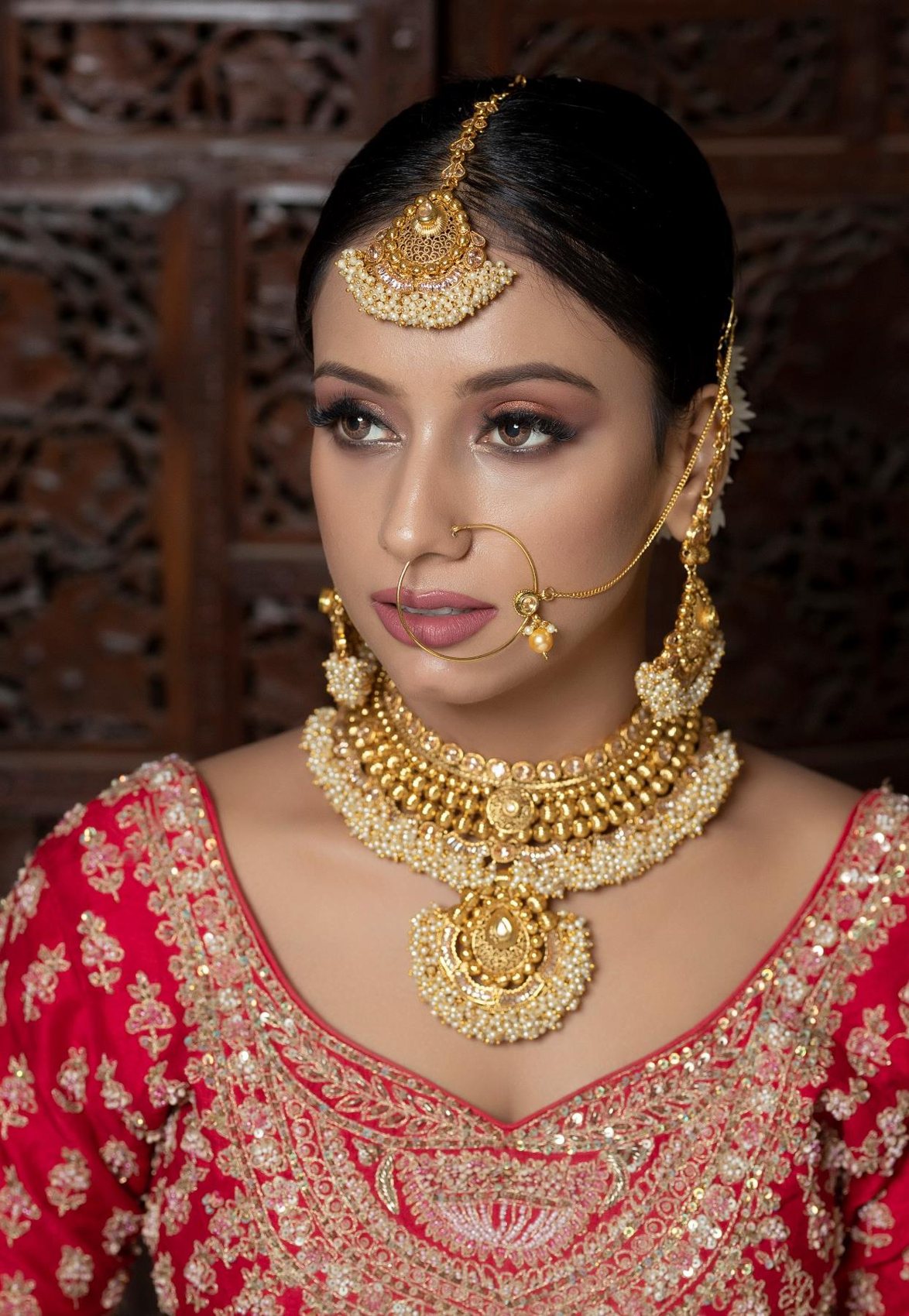 Aroobā Samrin — Pro Makeup Artistry